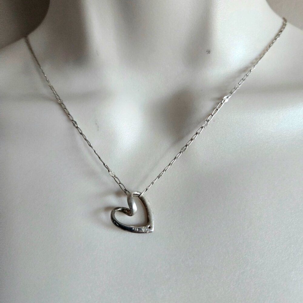 Sterling silver heart pendant - Picture 2 of 6